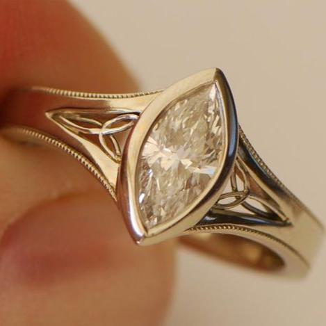 Vintage Oval White Crystal Gold Ring-Mialla Jewelry