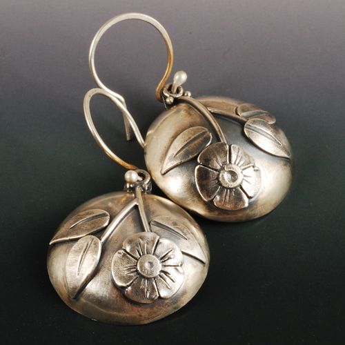 Vintage Rounded Flower Silver Earrings-Mialla Jewelry