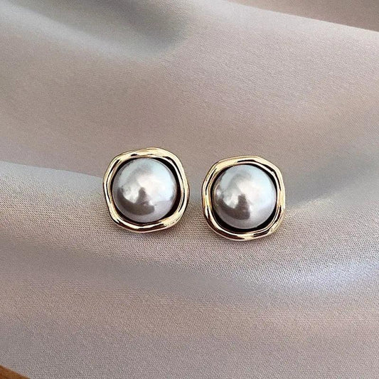 Elegant black pearl earrings-Mialla Jewelry