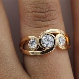Vintage Inlaid Zirconia Spiral Gold Ring-Mialla Jewelry