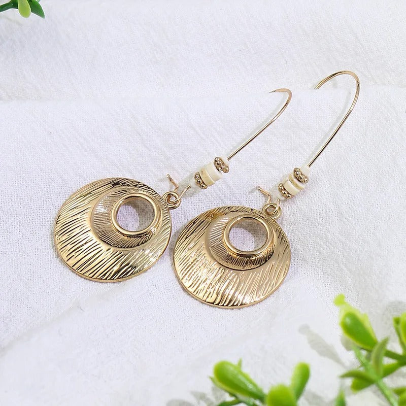 Vintage Gold Oval Hoop Earrings-Mialla Jewelry