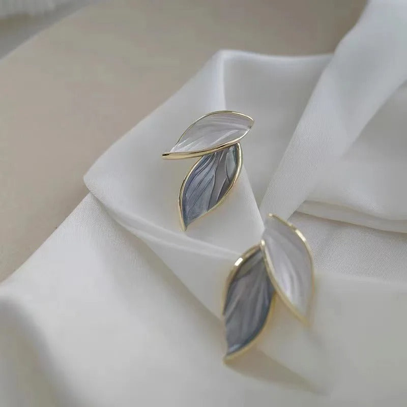 Vintage Grey Leaf Stud Earrings-Mialla Jewelry