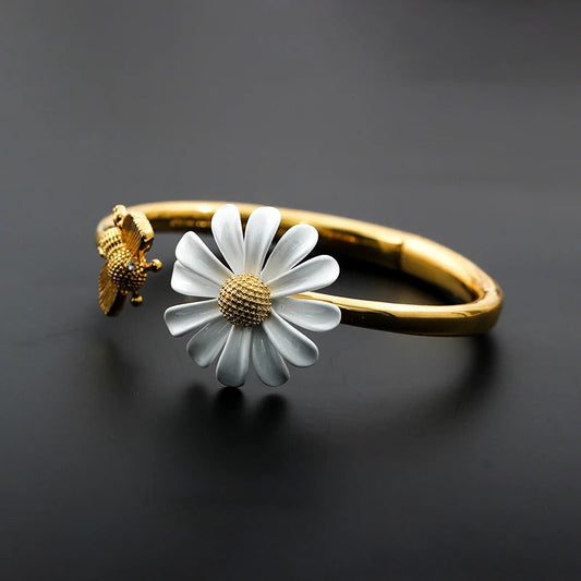 Vintage Gold Daisy & Bee Bracelet-Mialla Jewelry