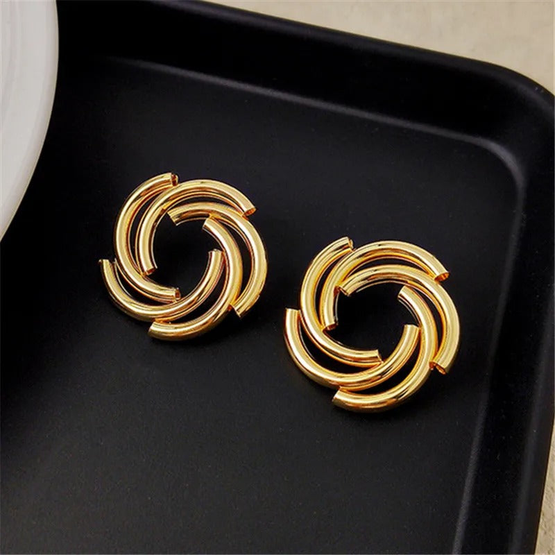 Vintage Gold Twisted Circular Motif Earrings-Mialla Jewelry
