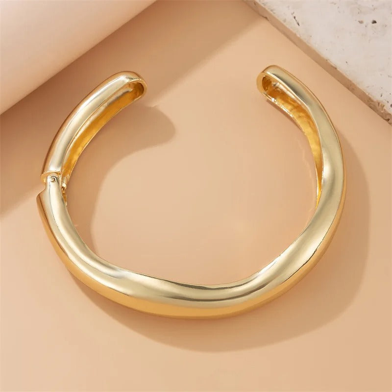 Classic Gold Choker Smooth Curved Necklace-Mialla Jewelry