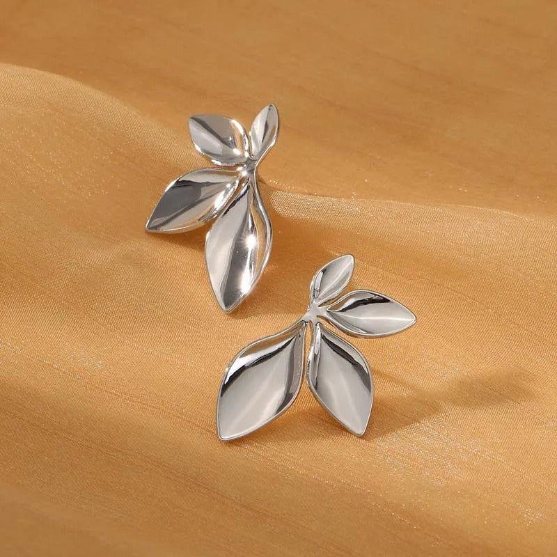 Vintage Silver Floral-Inspired Leaf Earrings-Mialla Jewelry