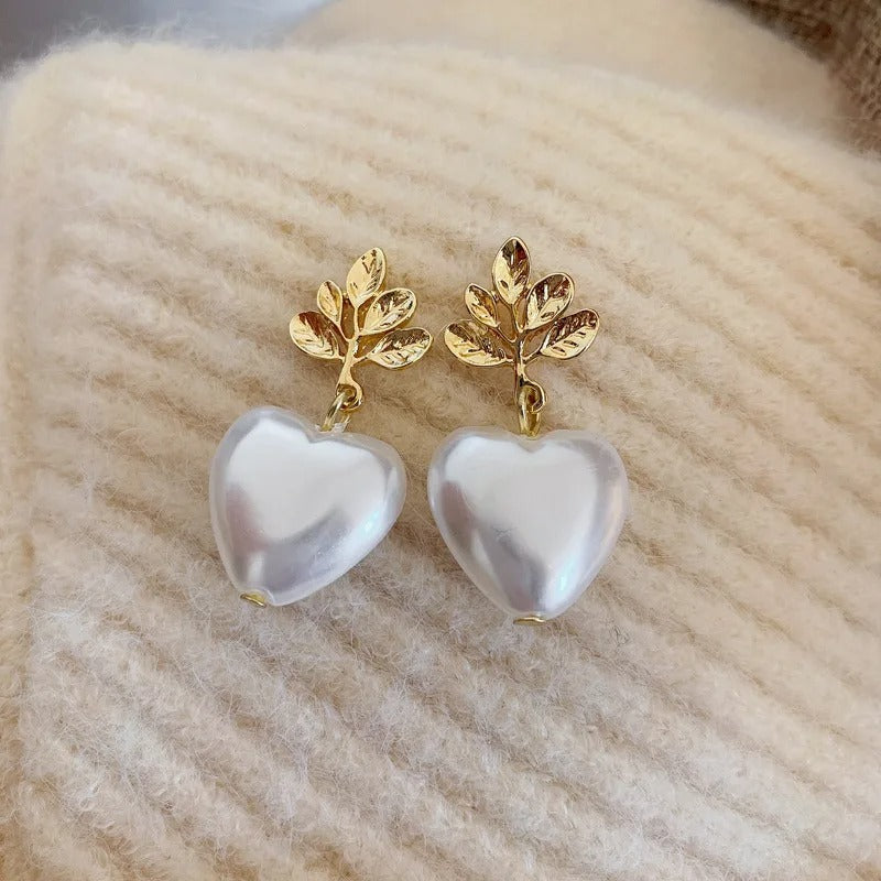 Vintage Gold Leaf Heart Earrings-Mialla Jewelry