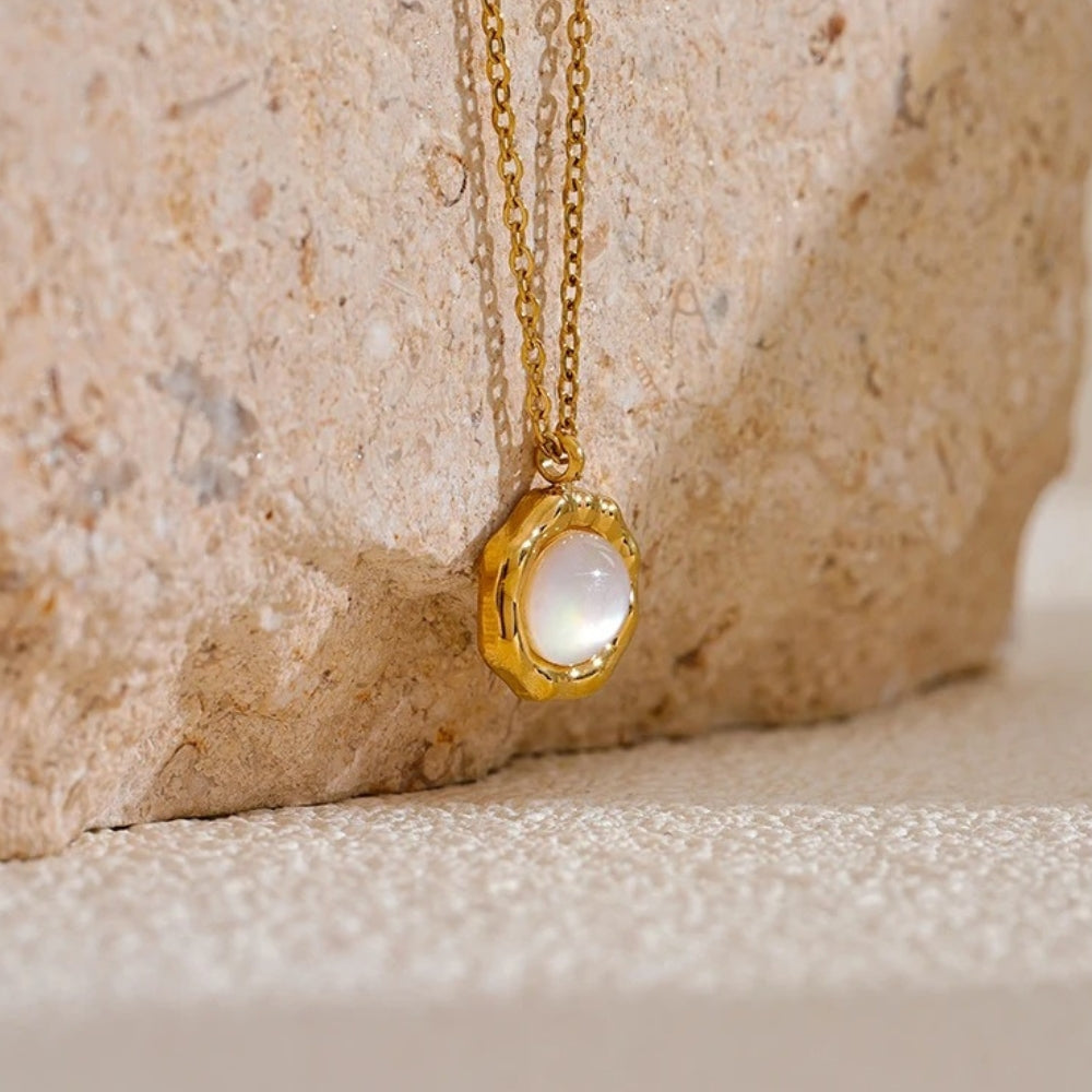Vintage Pearl Medallion Gold Necklace-Mialla Jewelry