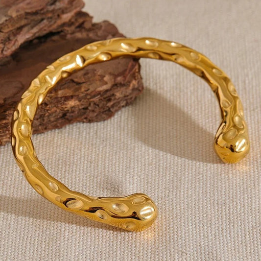 Vintage Sculpted Gold Open Cuff Bracelet-Mialla Jewelry