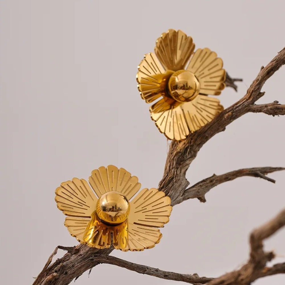 Vintage Gold Floral Stud Earrings-Mialla Jewelry